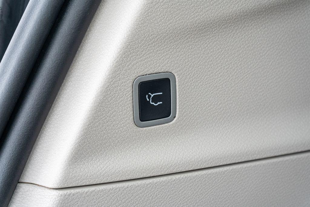 used 2023 Chrysler Pacifica car, priced at $19,908