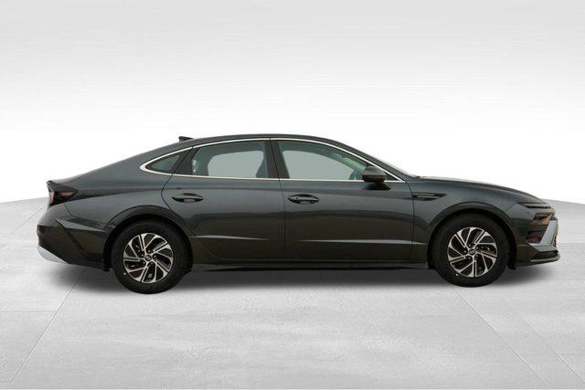 new 2026 Hyundai Sonata Hybrid car, priced at $27,727