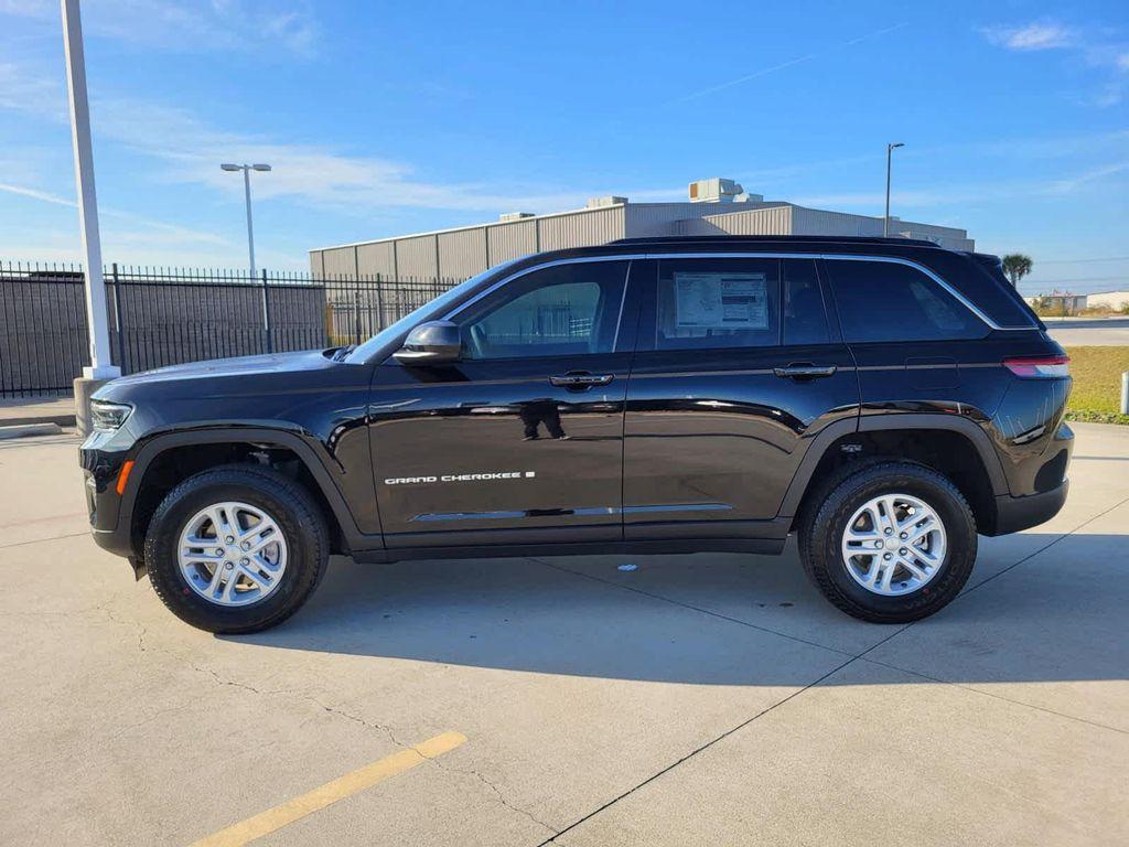 new 2025 Jeep Grand Cherokee car, priced at $39,625