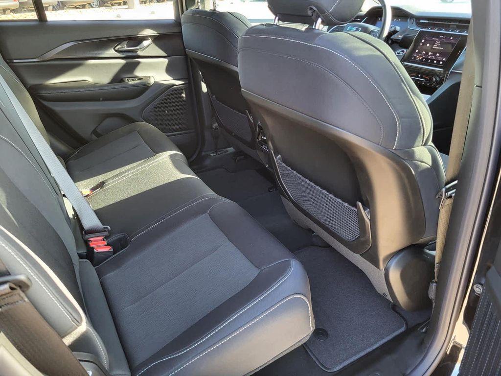 new 2025 Jeep Grand Cherokee car, priced at $39,625