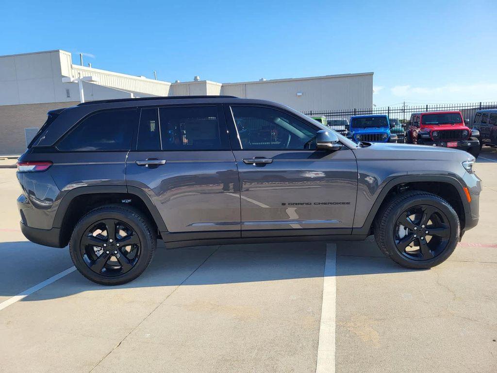 new 2025 Jeep Grand Cherokee car, priced at $48,826