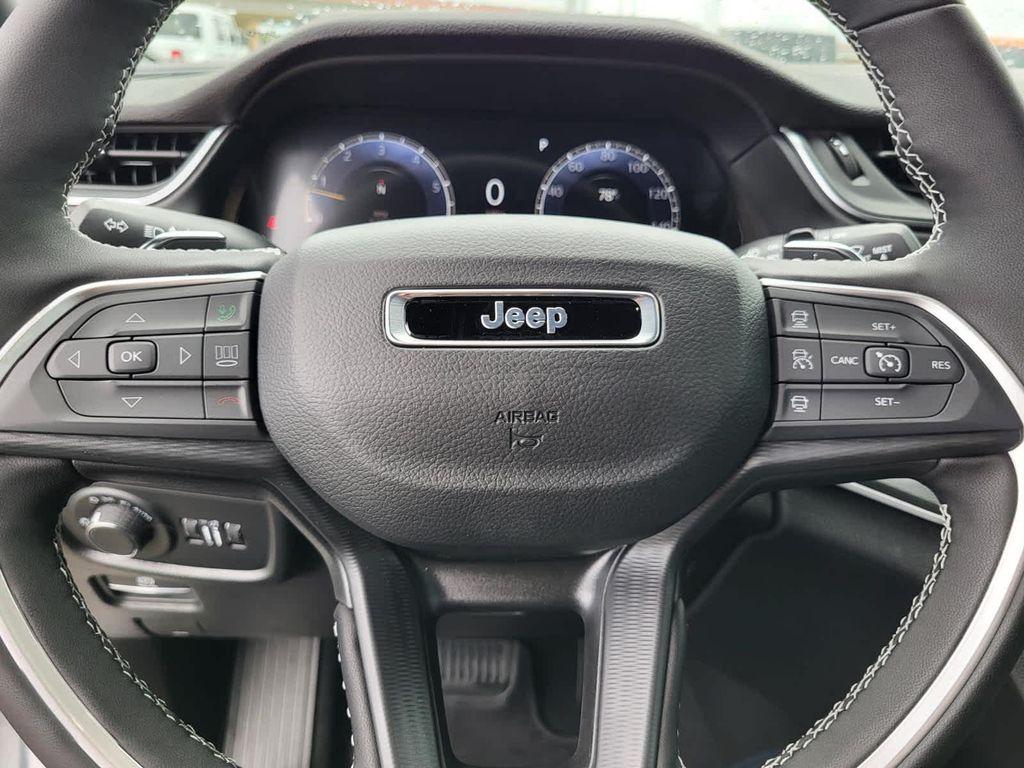 new 2025 Jeep Grand Cherokee car, priced at $43,780