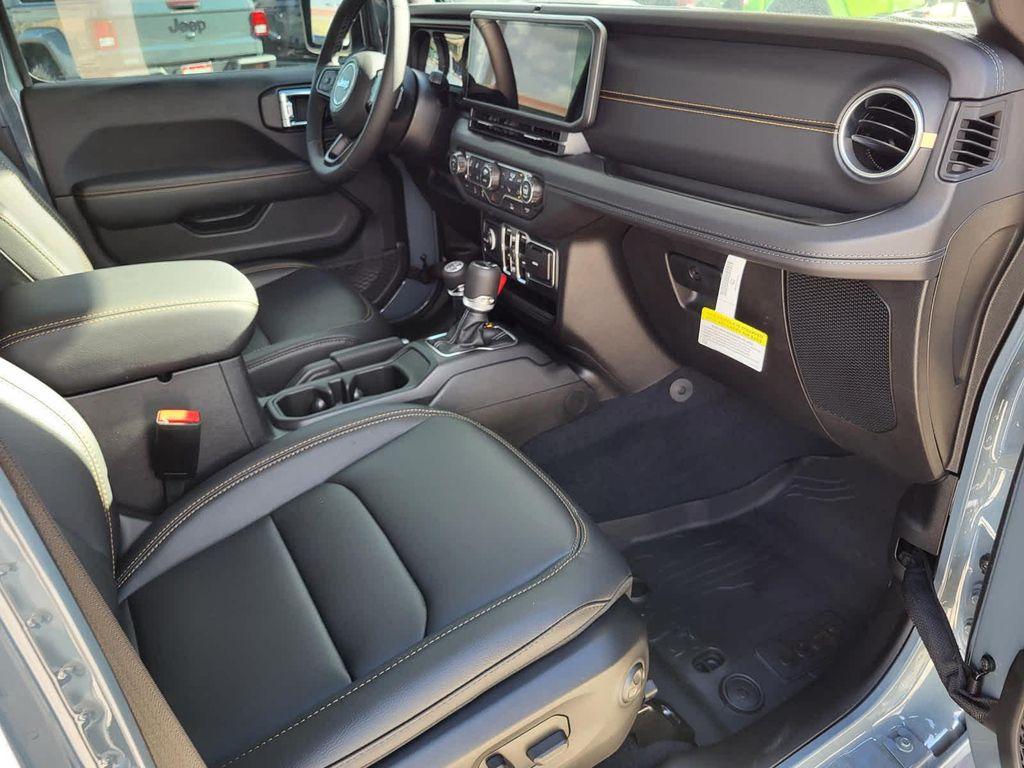 new 2025 Jeep Gladiator car, priced at $52,960