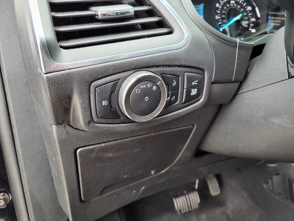 used 2024 Ford Edge car, priced at $26,995