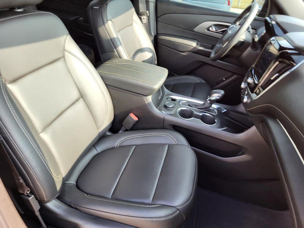 used 2023 Chevrolet Traverse car, priced at $35,895
