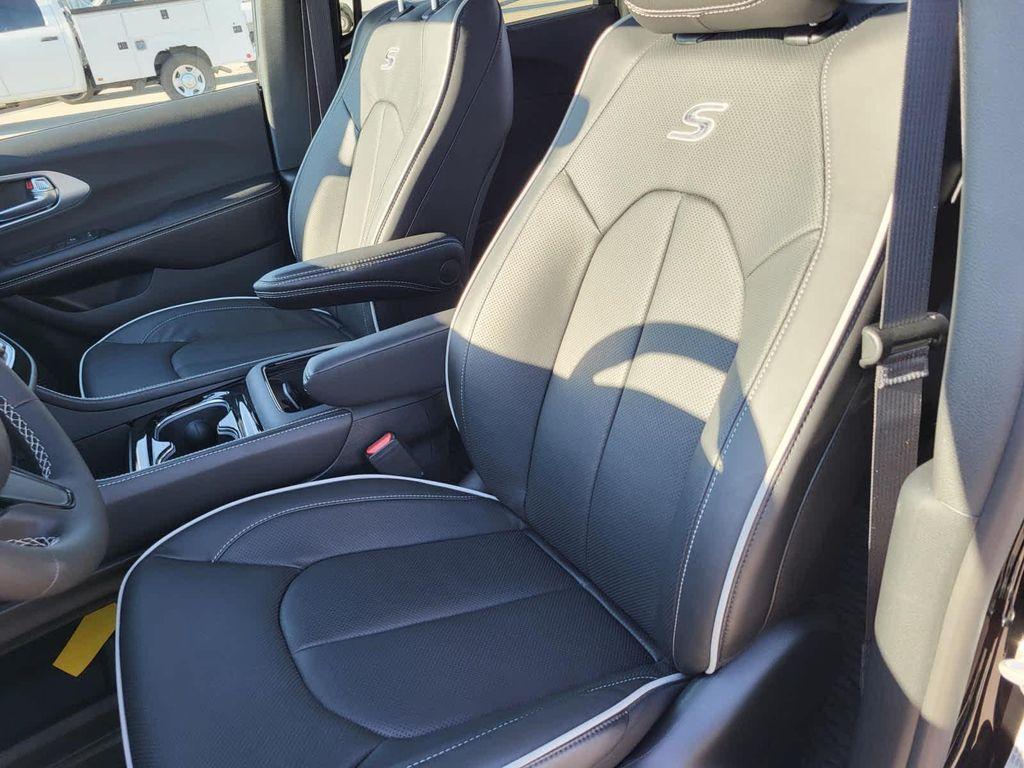 new 2026 Chrysler Pacifica car, priced at $57,460