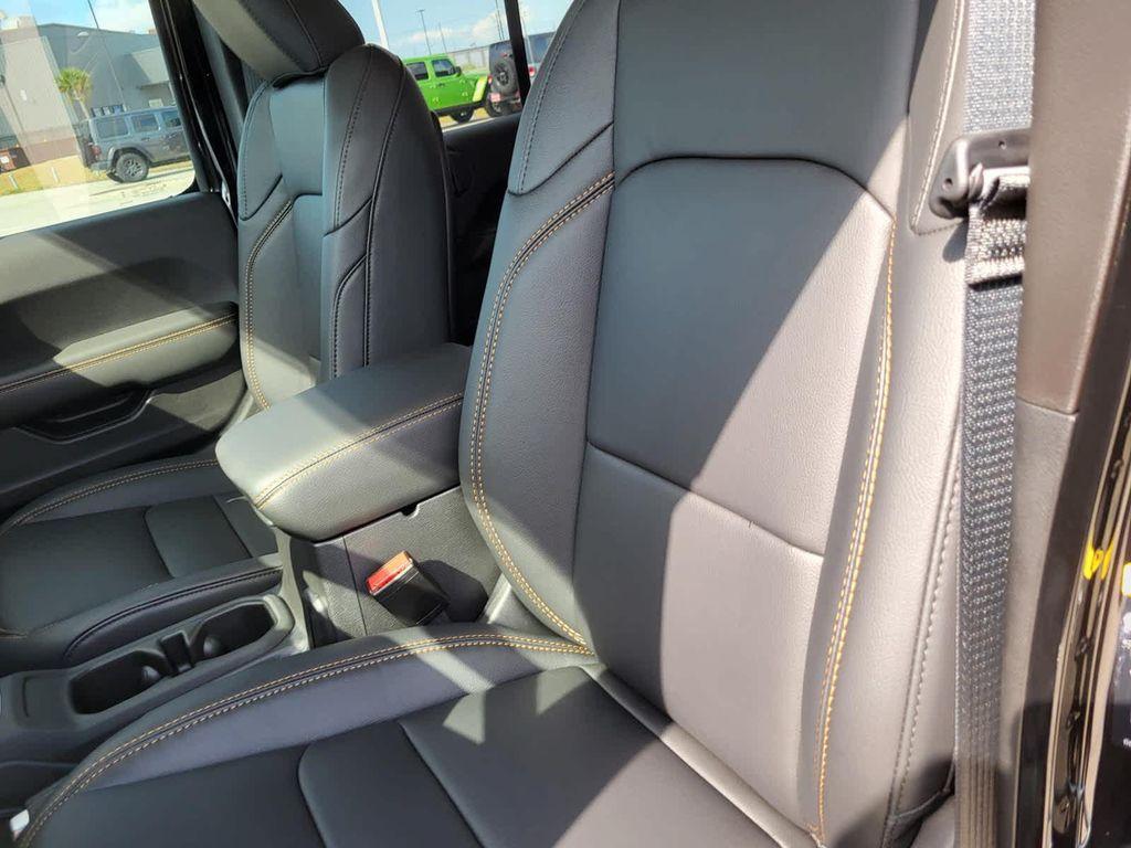 new 2025 Jeep Wrangler car, priced at $58,481