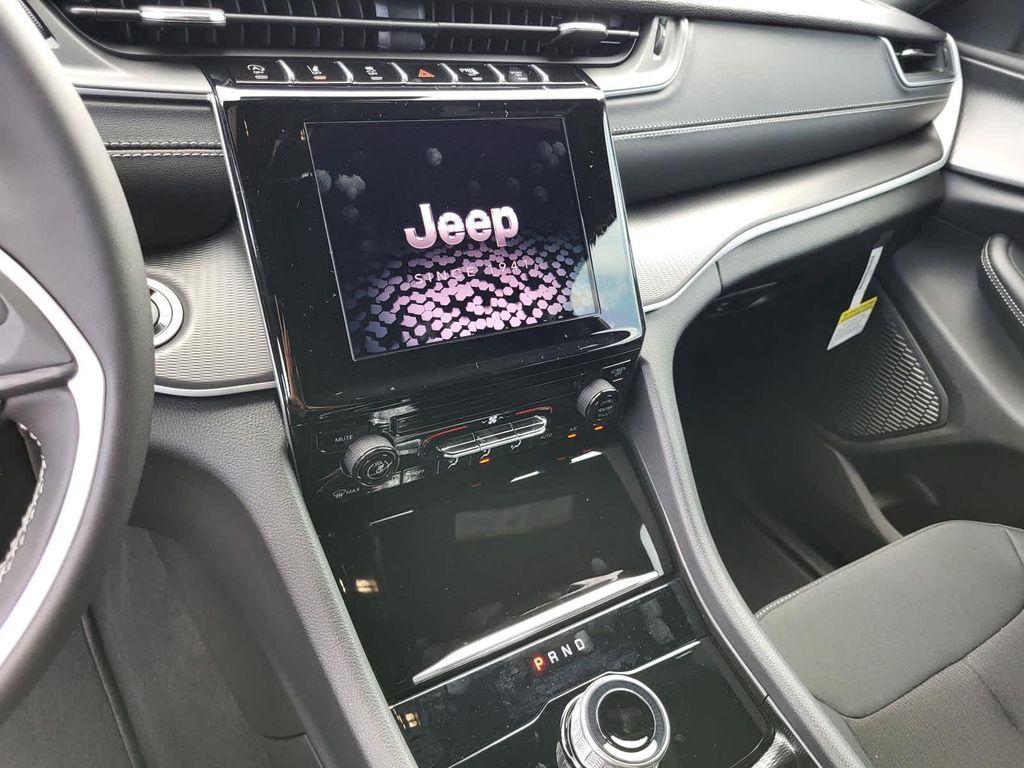 new 2025 Jeep Grand Cherokee L car, priced at $44,068