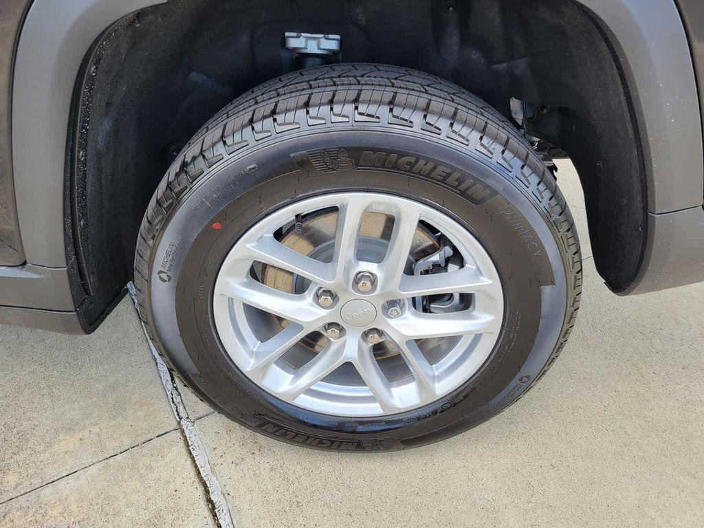 new 2025 Jeep Grand Cherokee L car, priced at $44,068