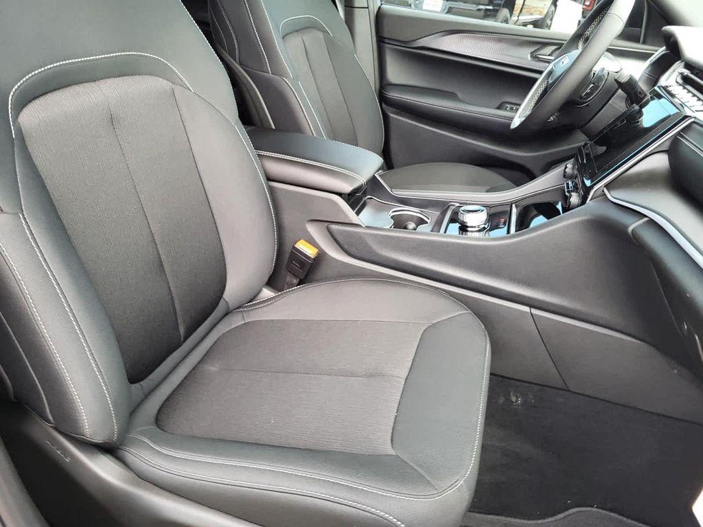 new 2025 Jeep Grand Cherokee L car, priced at $44,068