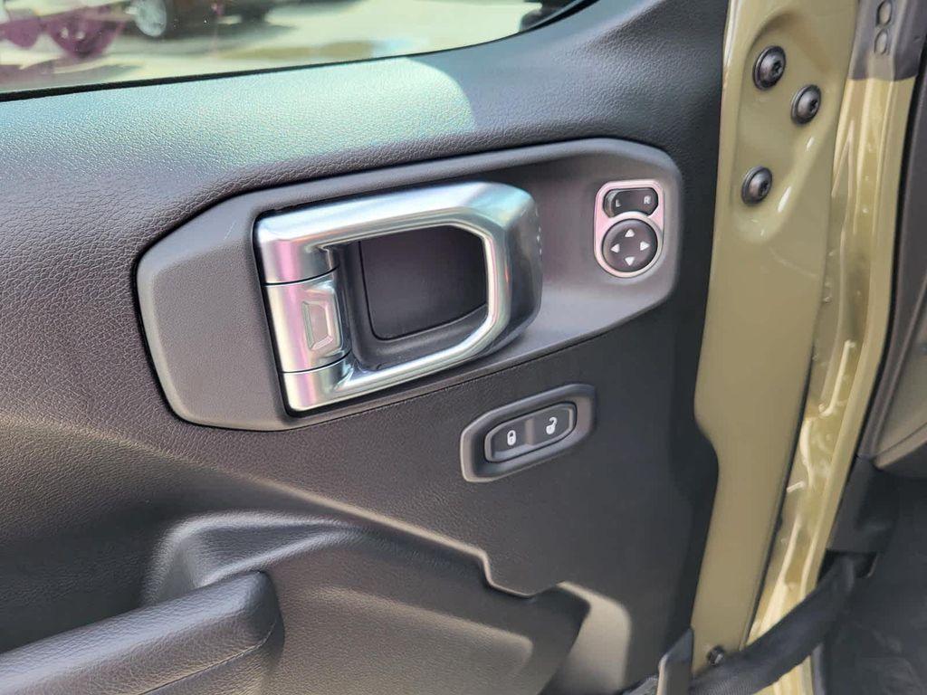 new 2025 Jeep Gladiator car, priced at $51,995