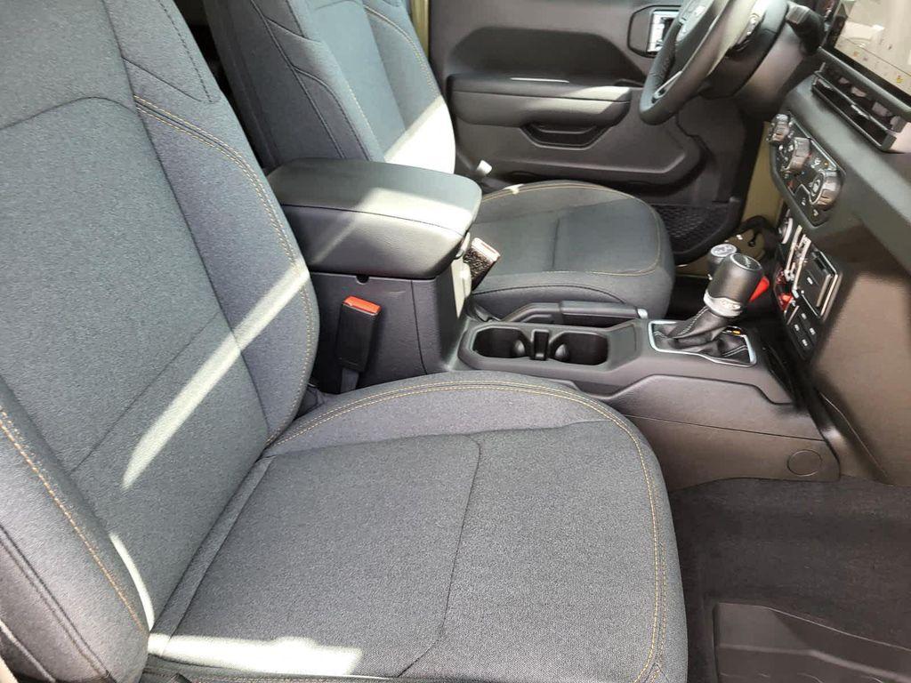 new 2025 Jeep Gladiator car, priced at $51,995