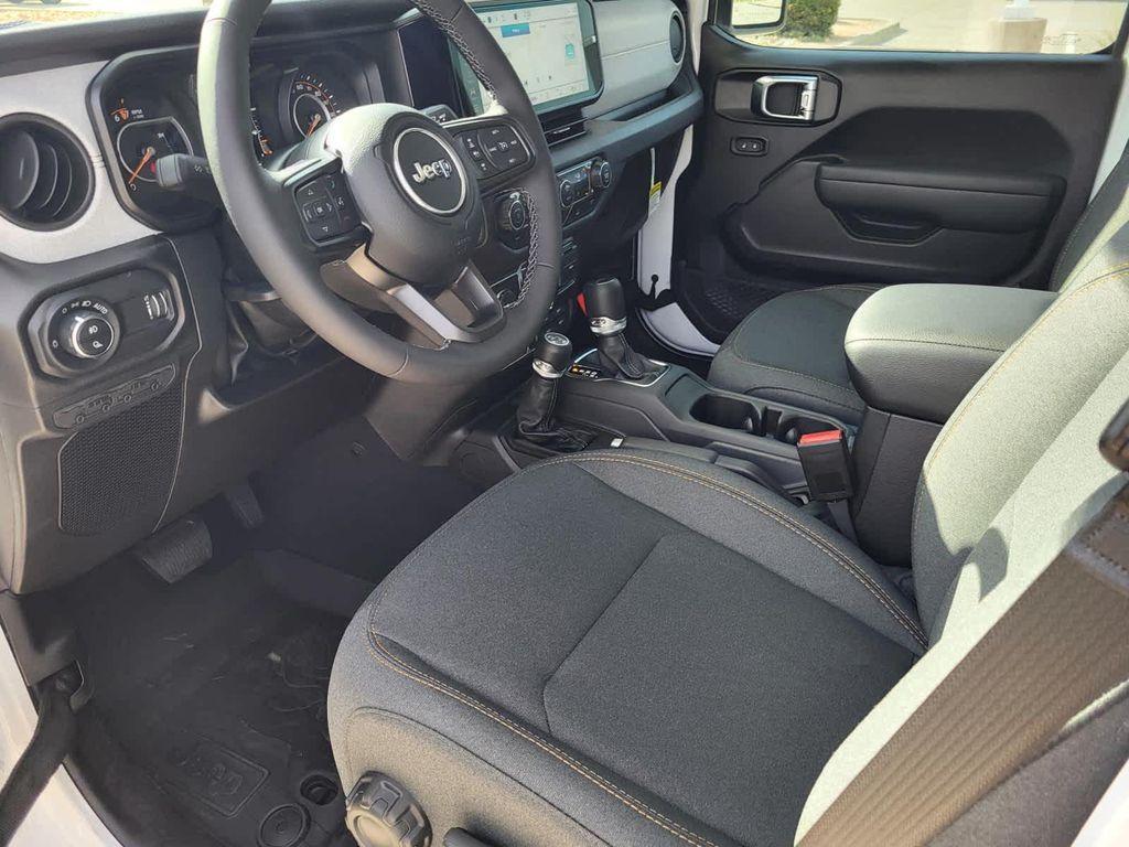 new 2025 Jeep Gladiator car, priced at $51,605