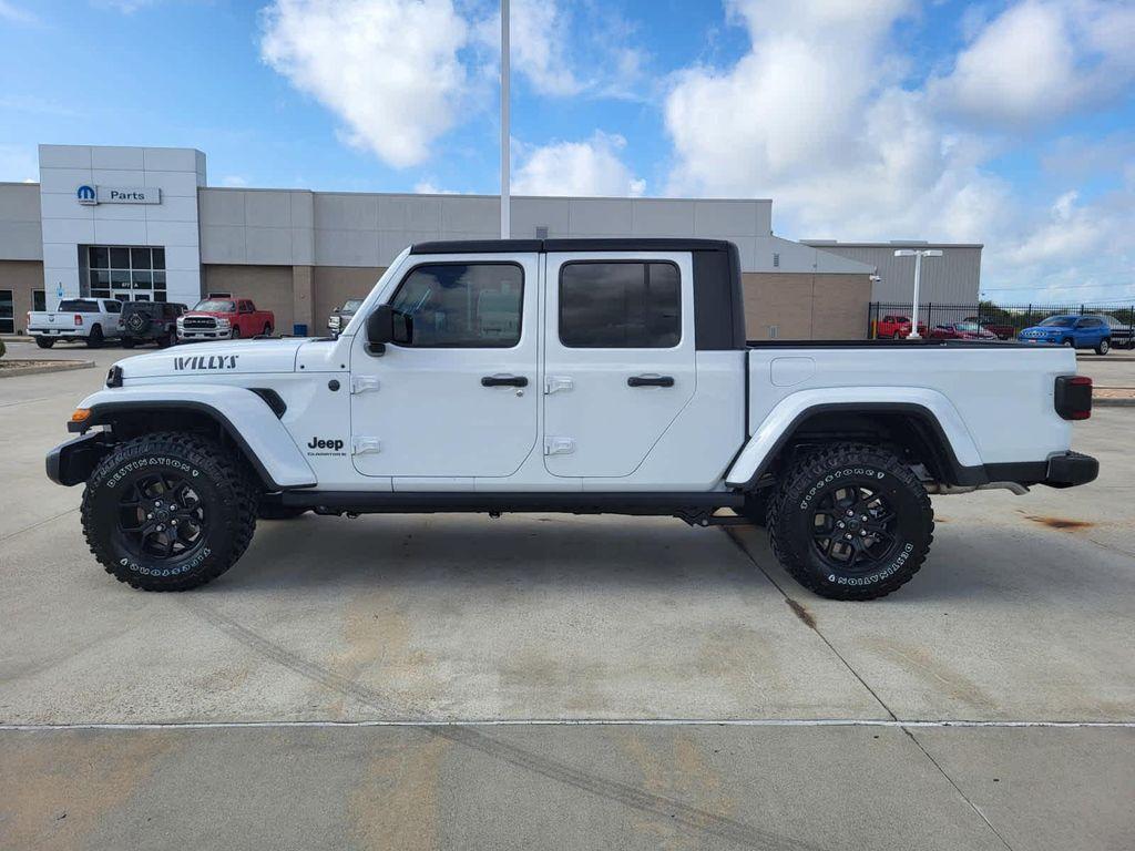 new 2025 Jeep Gladiator car, priced at $51,605