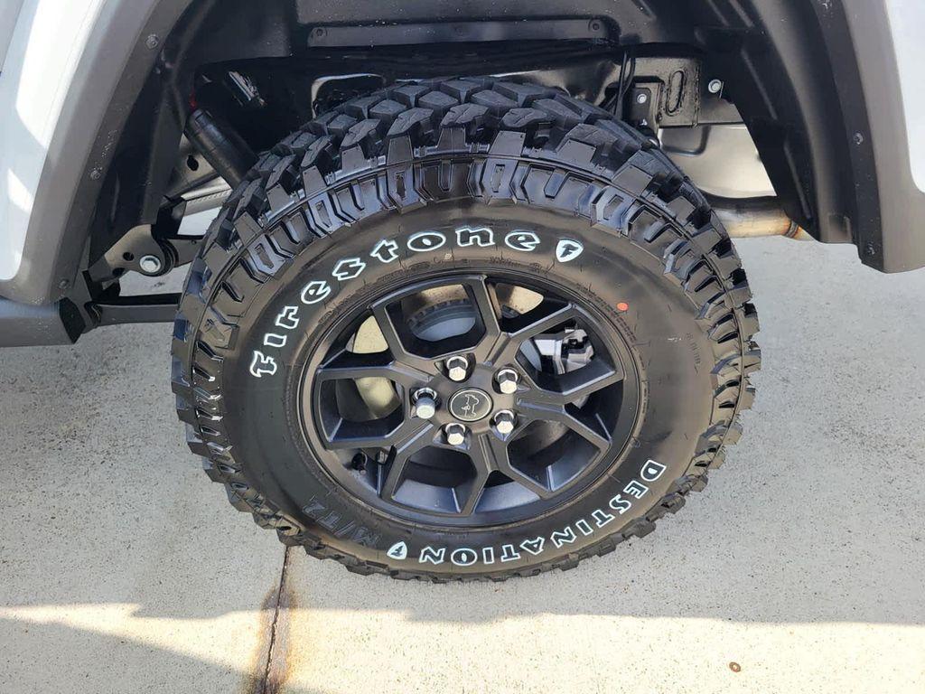 new 2025 Jeep Gladiator car, priced at $51,605