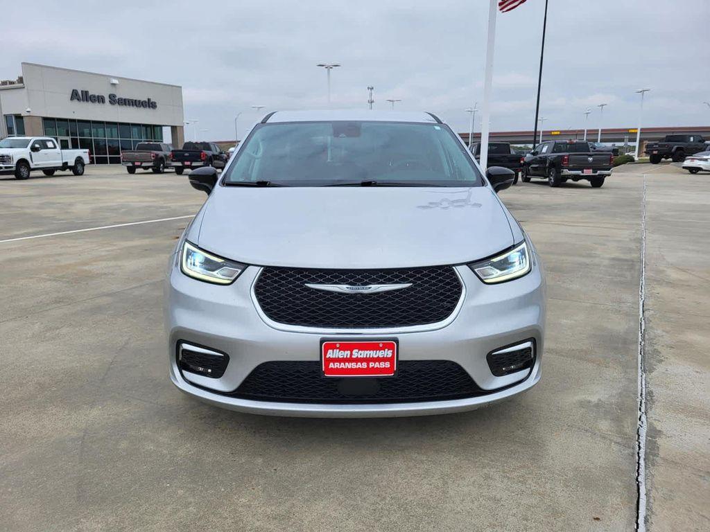 used 2024 Chrysler Pacifica car, priced at $29,995