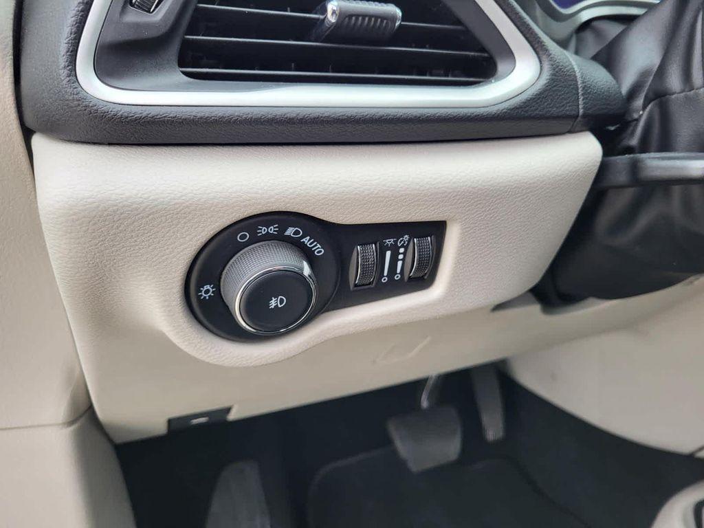 used 2024 Chrysler Pacifica car, priced at $29,995