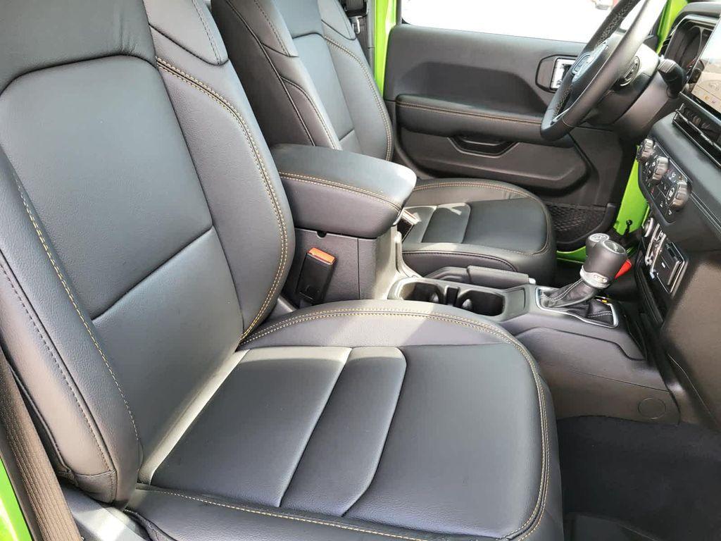 new 2025 Jeep Gladiator car, priced at $52,960