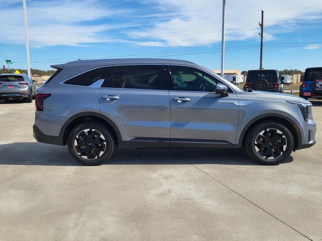 used 2024 Kia Sorento car, priced at $28,995