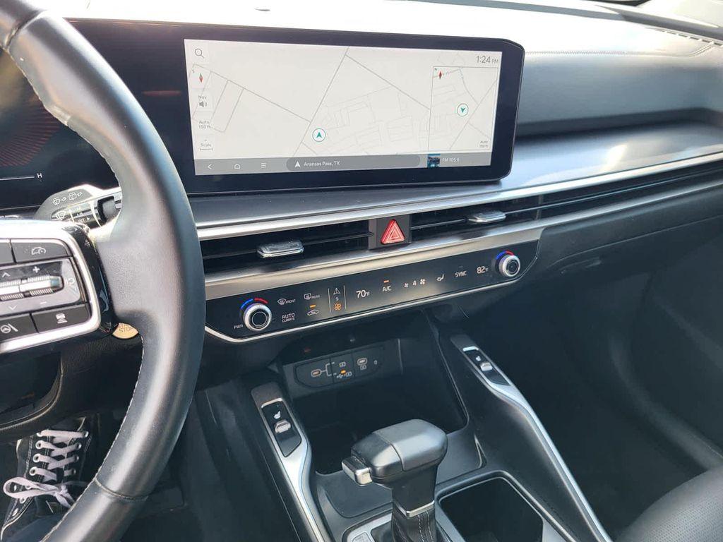 used 2024 Kia Sorento car, priced at $28,995