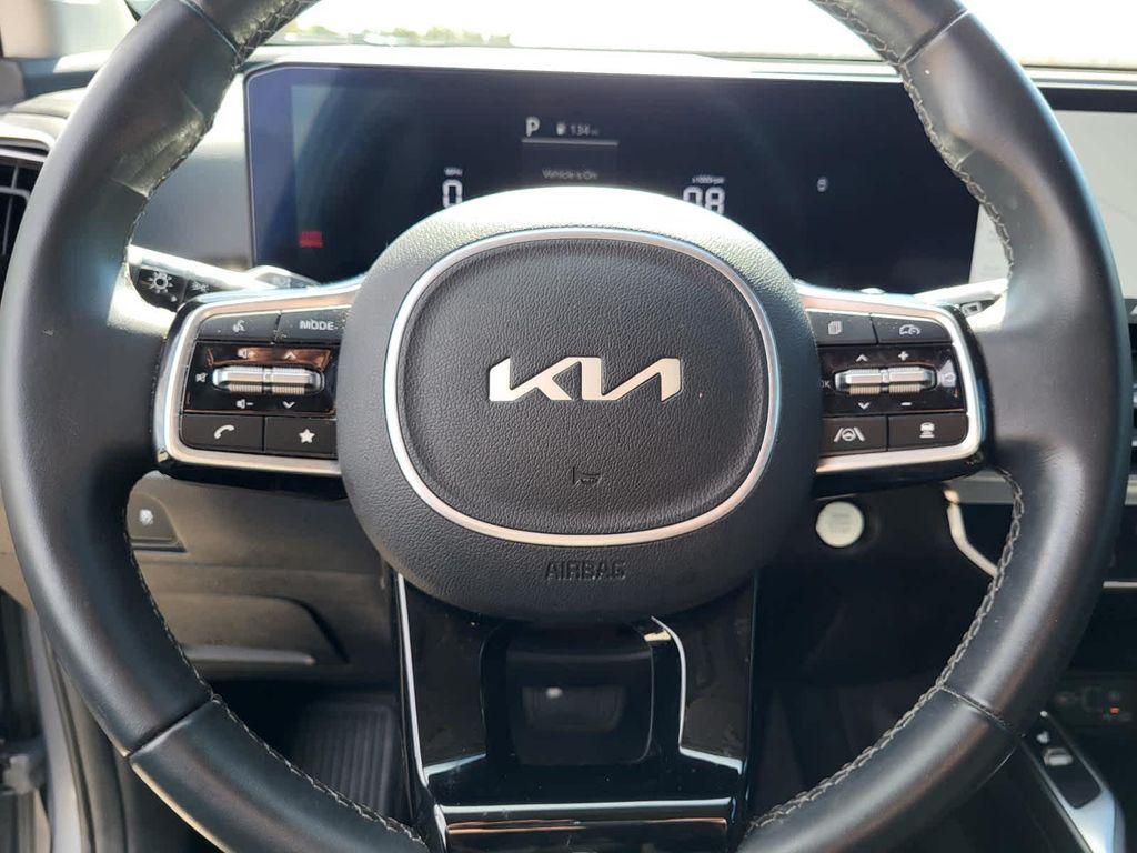 used 2024 Kia Sorento car, priced at $28,995