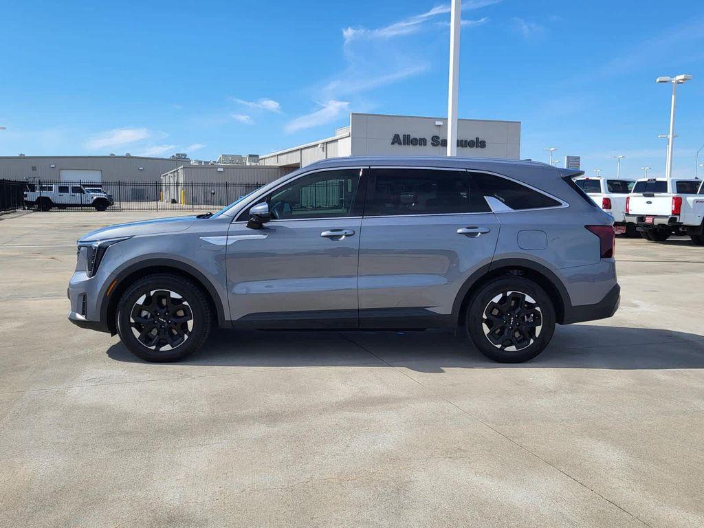 used 2024 Kia Sorento car, priced at $28,995