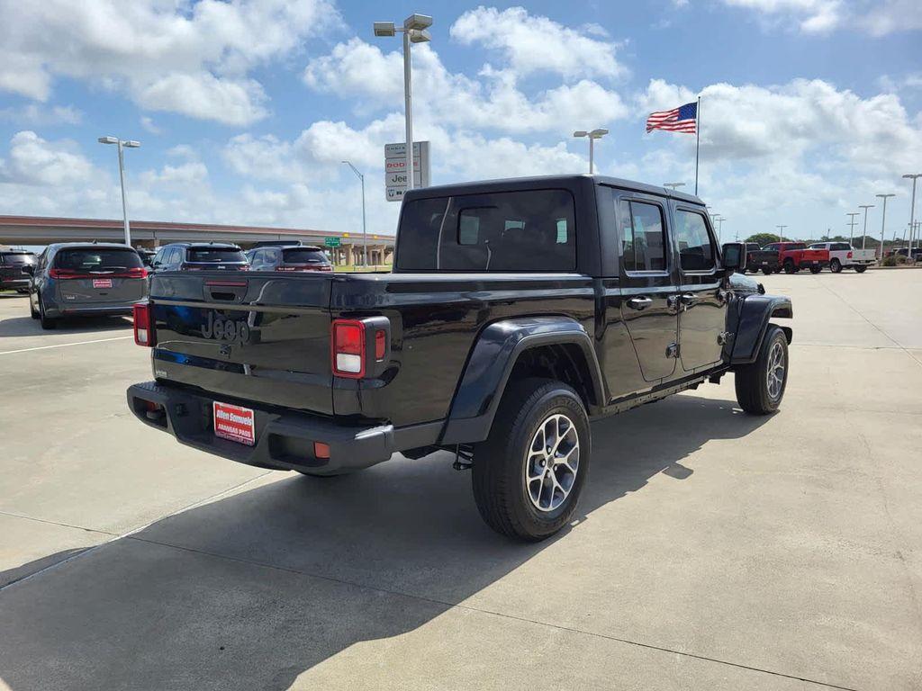 new 2025 Jeep Gladiator car, priced at $49,901
