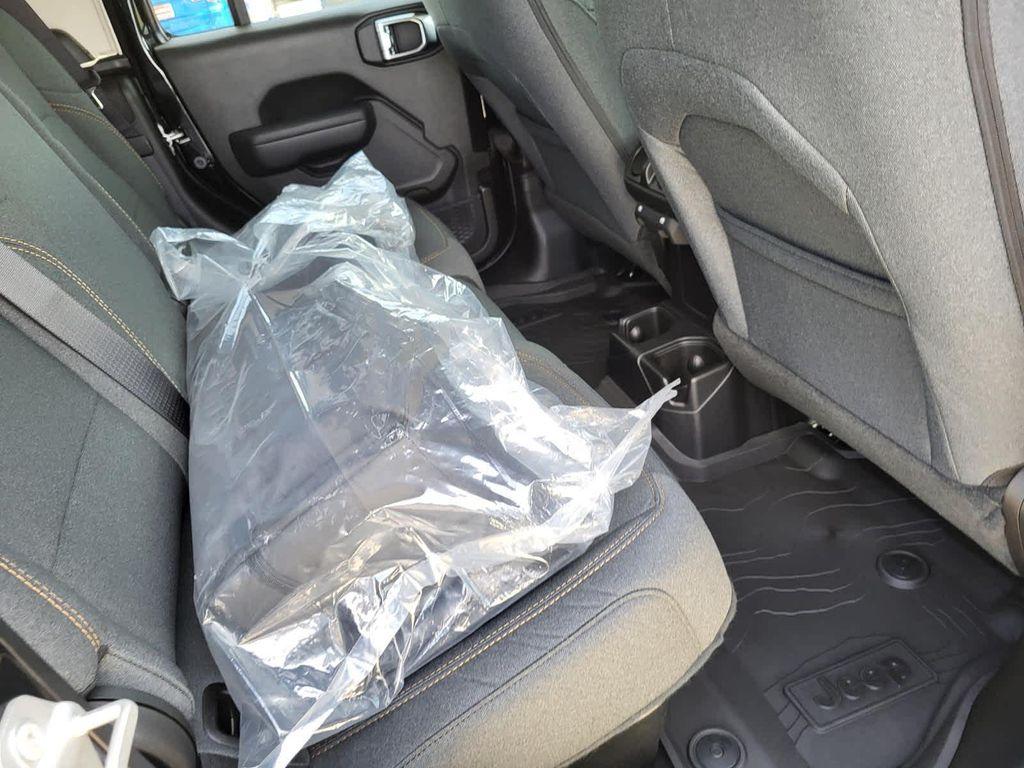 new 2025 Jeep Gladiator car, priced at $49,901