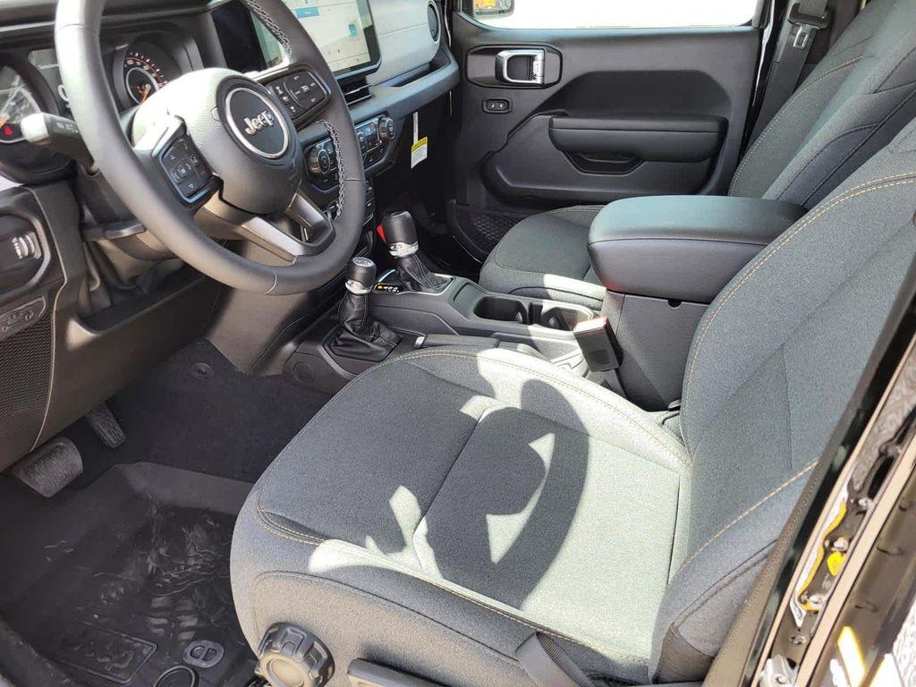 new 2025 Jeep Gladiator car, priced at $49,901