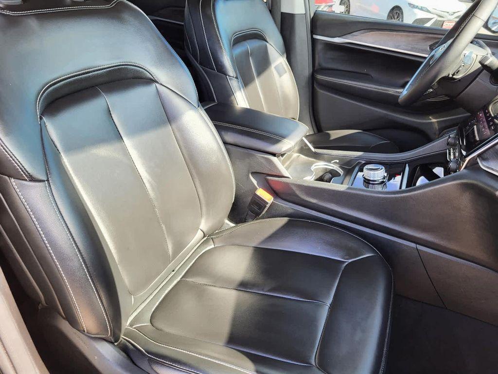 used 2024 Jeep Grand Cherokee car, priced at $36,995