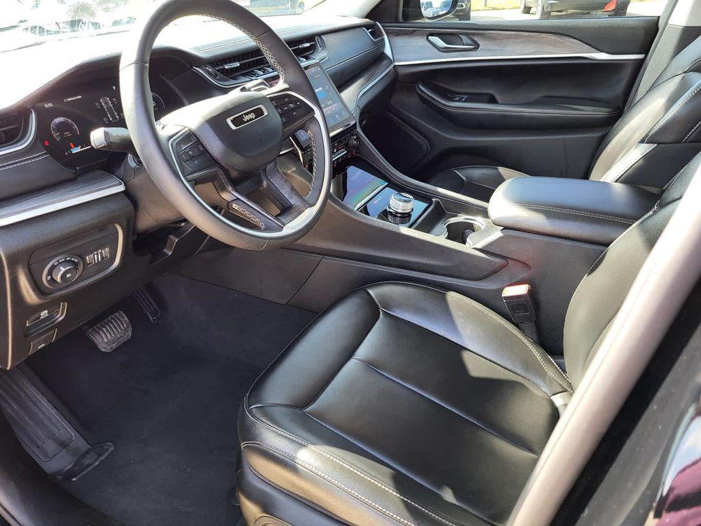 used 2024 Jeep Grand Cherokee car, priced at $36,995