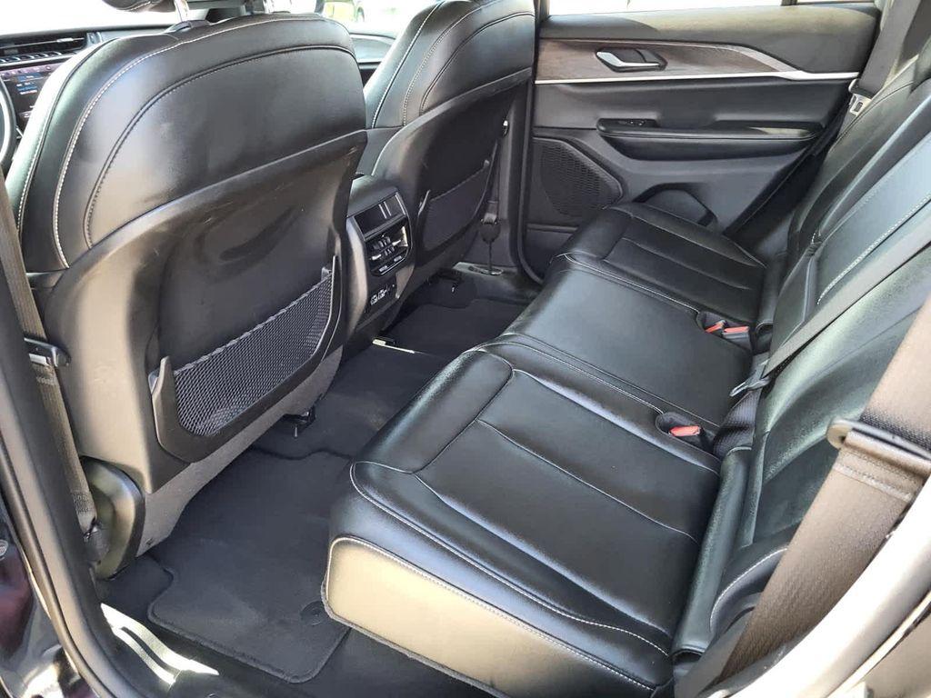 used 2024 Jeep Grand Cherokee car, priced at $36,995