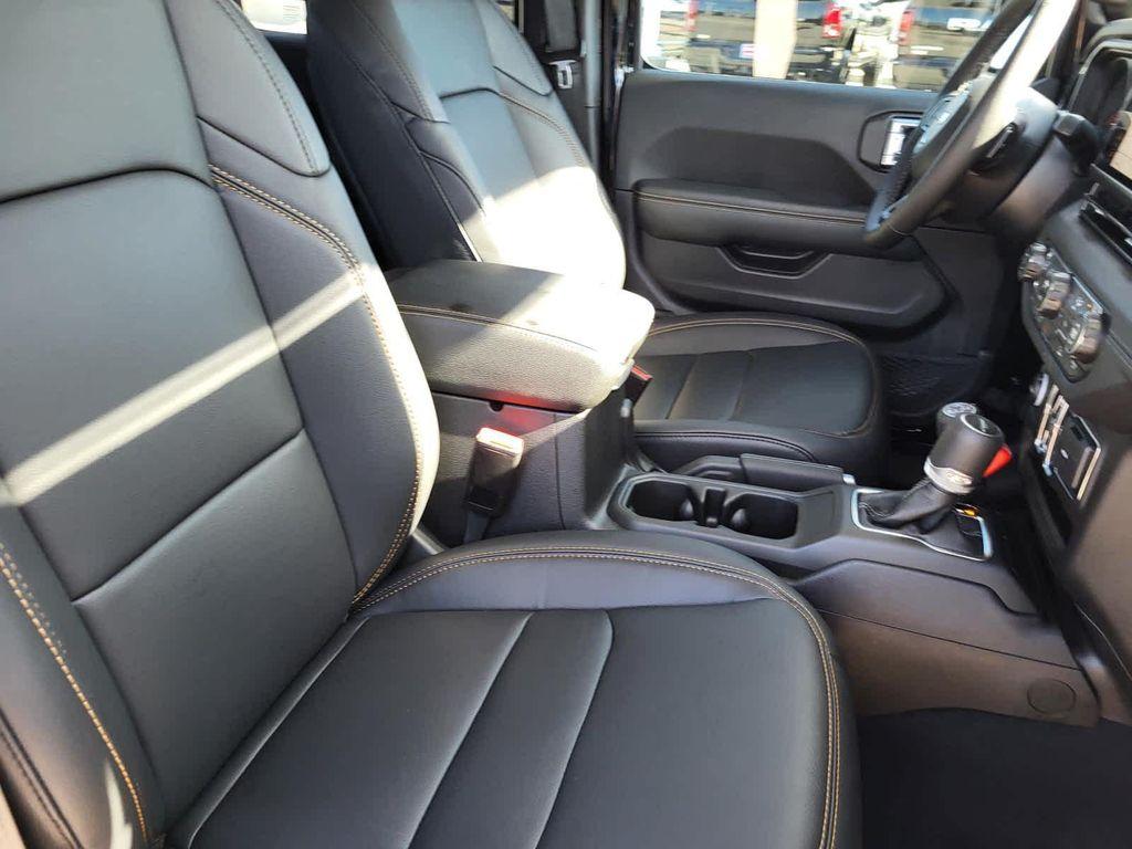 new 2025 Jeep Gladiator car, priced at $52,960