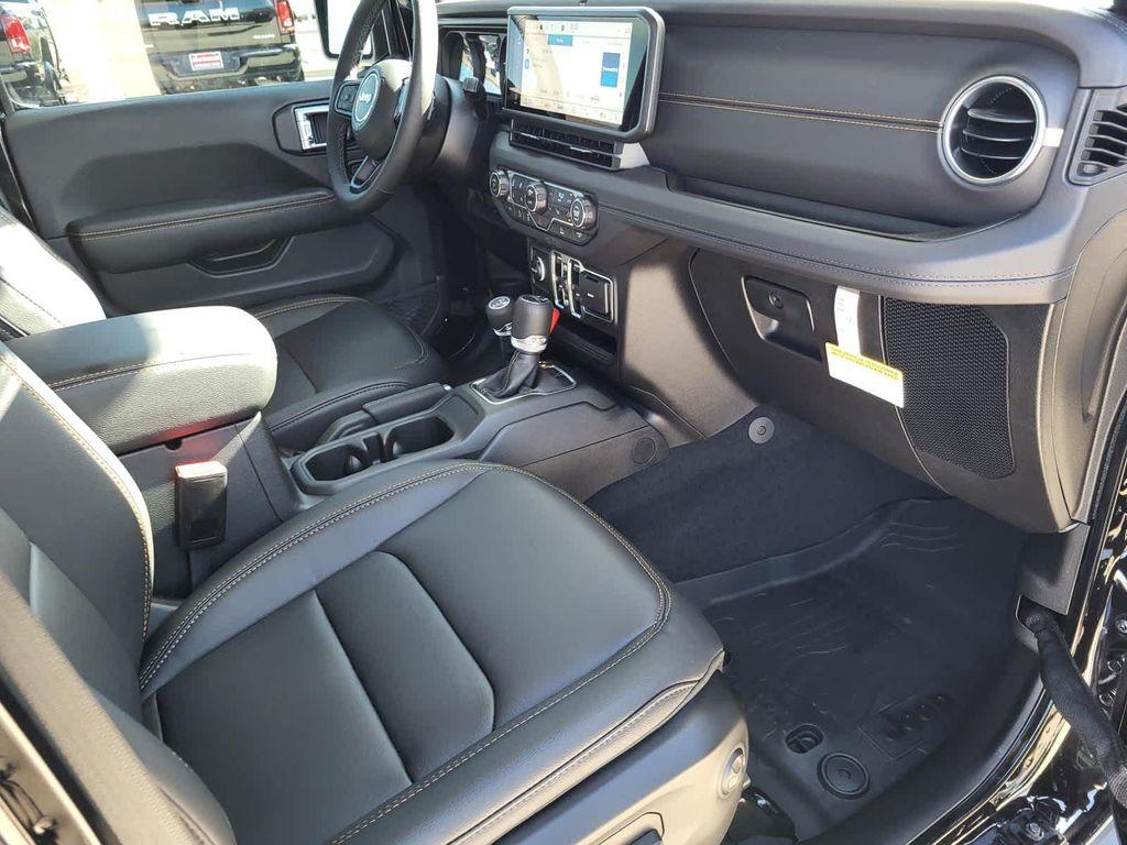 new 2025 Jeep Gladiator car, priced at $52,960