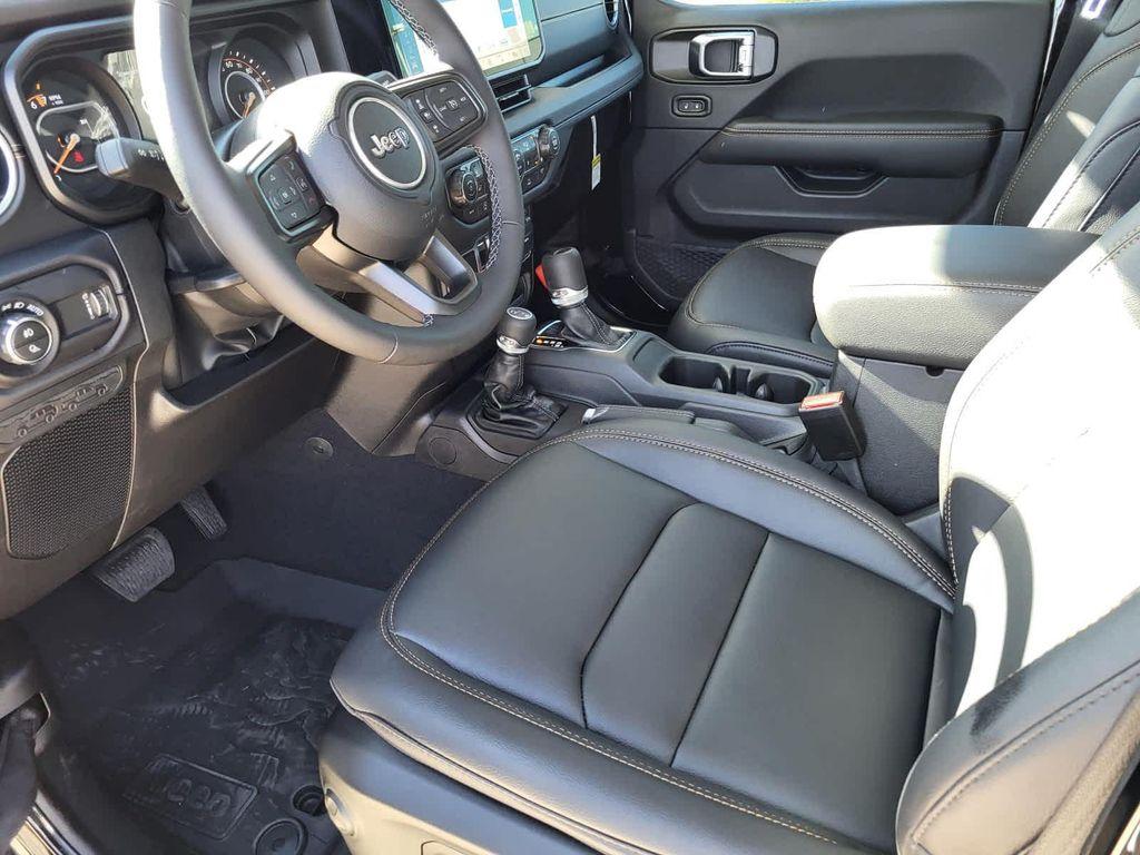 new 2025 Jeep Gladiator car, priced at $52,960