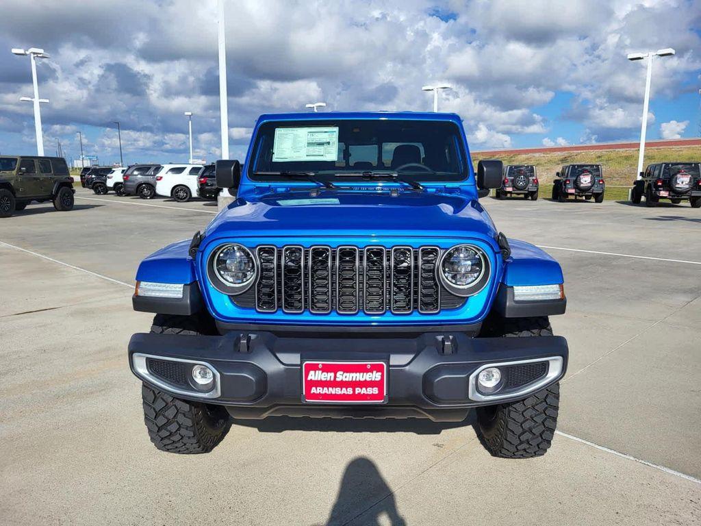 new 2025 Jeep Gladiator car, priced at $52,960