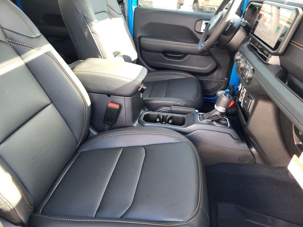 new 2025 Jeep Gladiator car, priced at $52,960