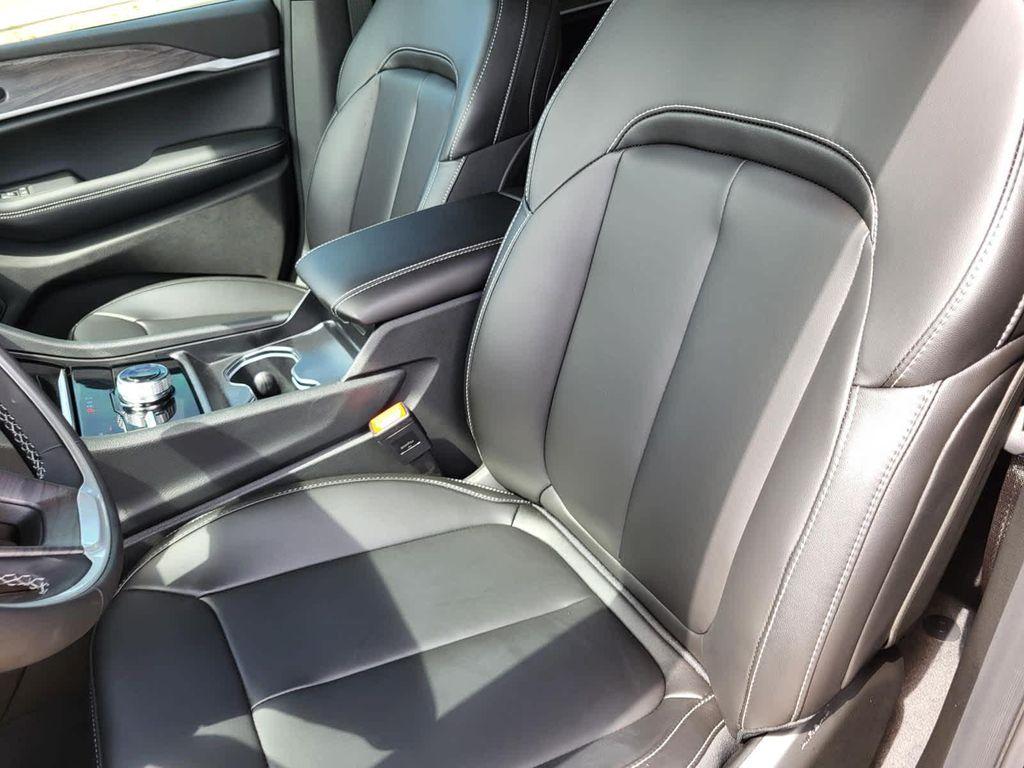 new 2025 Jeep Grand Cherokee L car, priced at $52,110