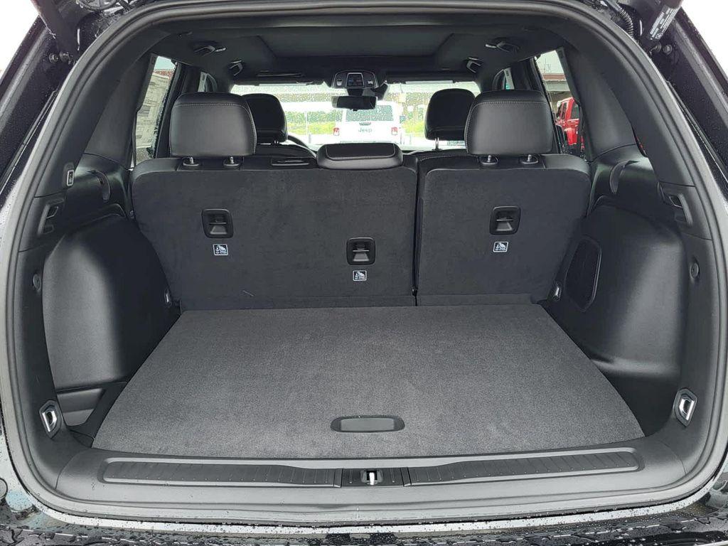 new 2025 Jeep Grand Cherokee car, priced at $51,553