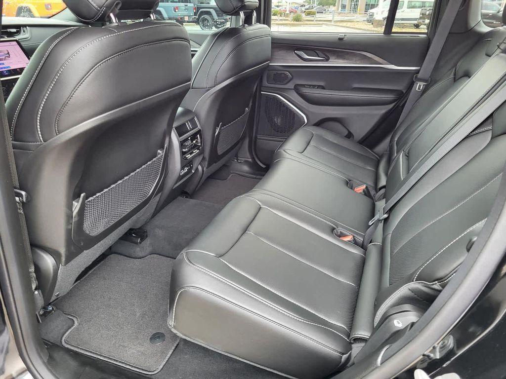 new 2025 Jeep Grand Cherokee car, priced at $51,553