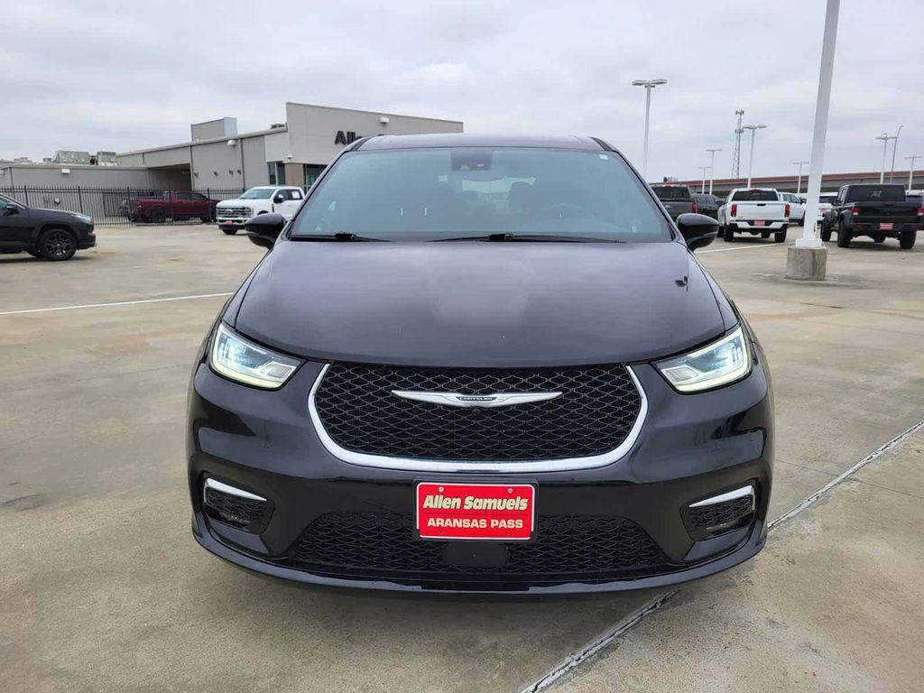 used 2025 Chrysler Pacifica car, priced at $33,695