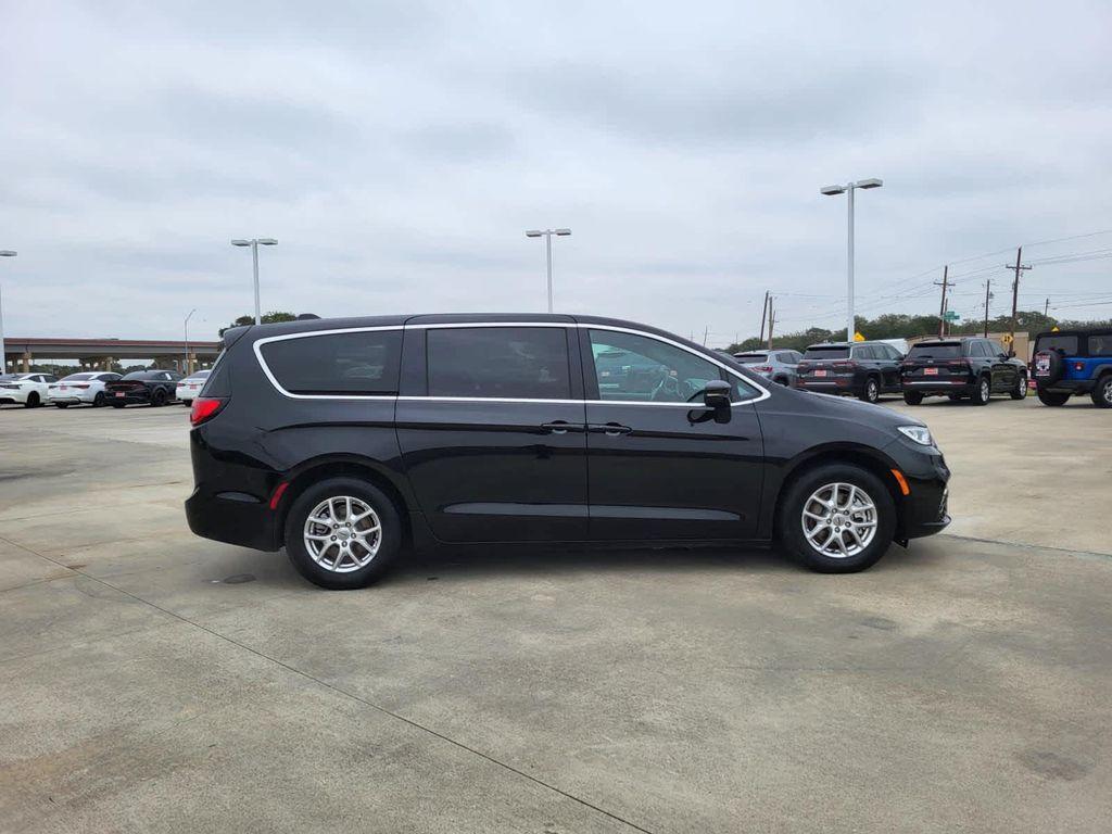 used 2025 Chrysler Pacifica car, priced at $33,695