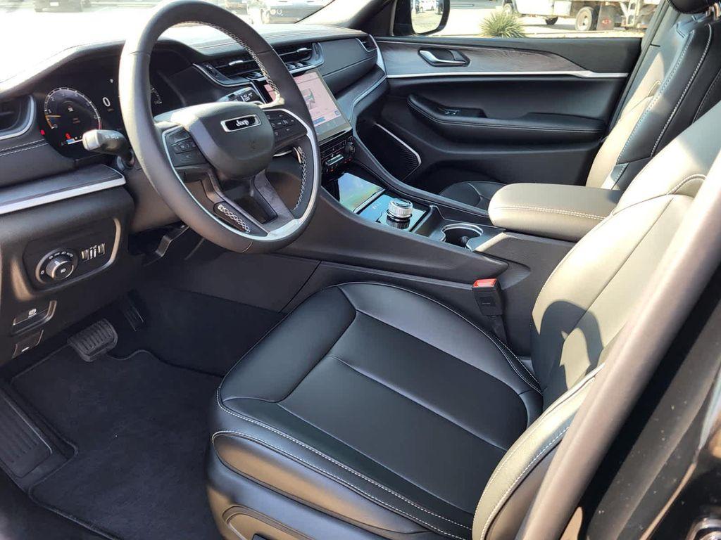 new 2025 Jeep Grand Cherokee car, priced at $48,826