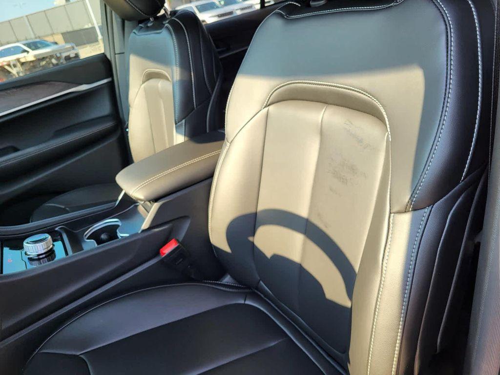 new 2025 Jeep Grand Cherokee car, priced at $48,826