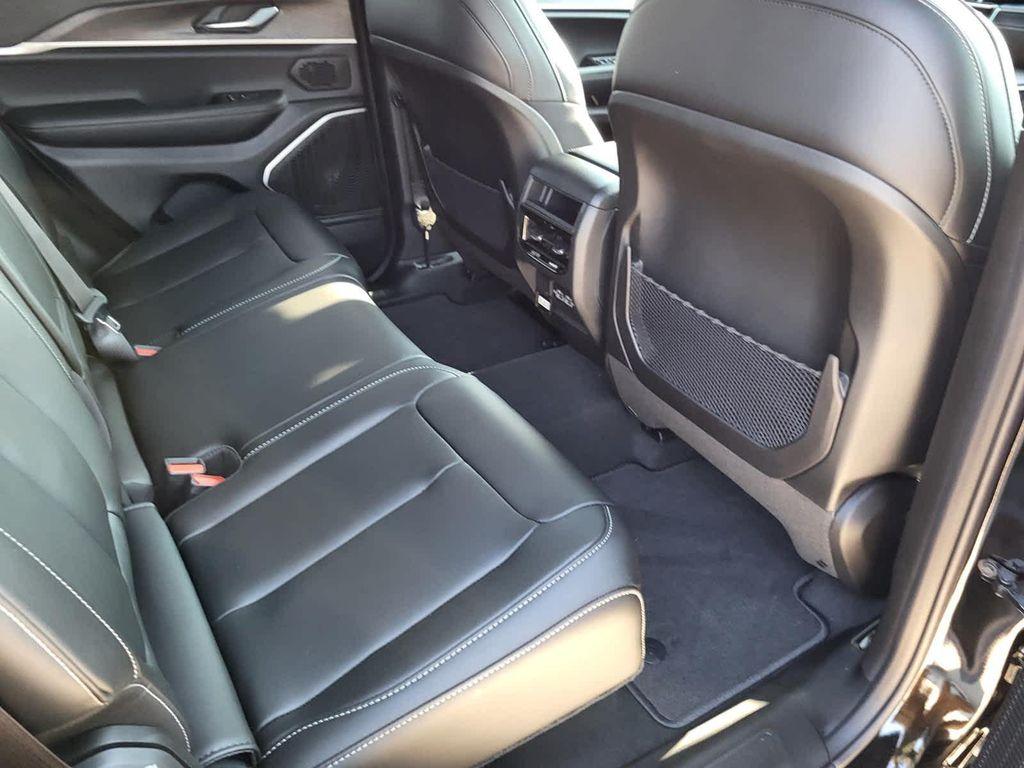 new 2025 Jeep Grand Cherokee car, priced at $48,826