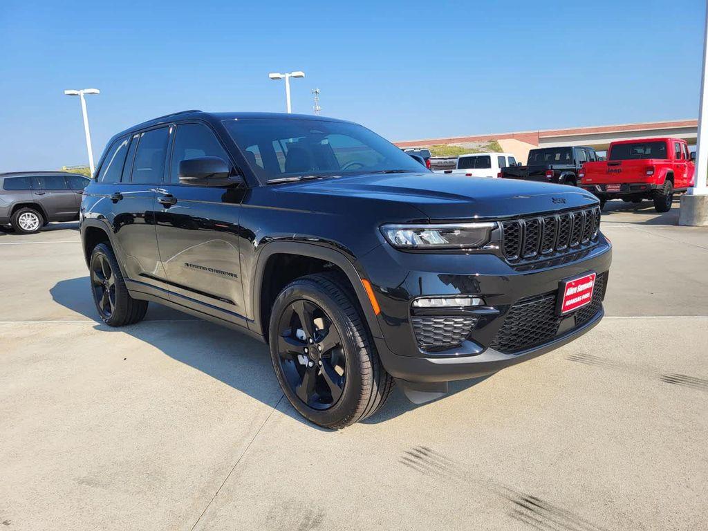new 2025 Jeep Grand Cherokee car, priced at $48,826