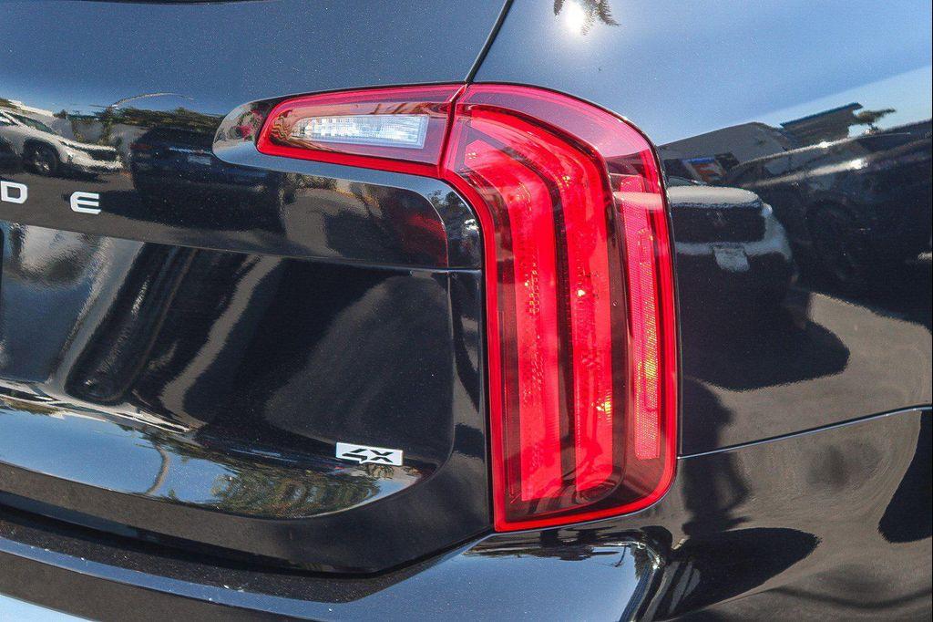used 2025 Kia Telluride car, priced at $32,704