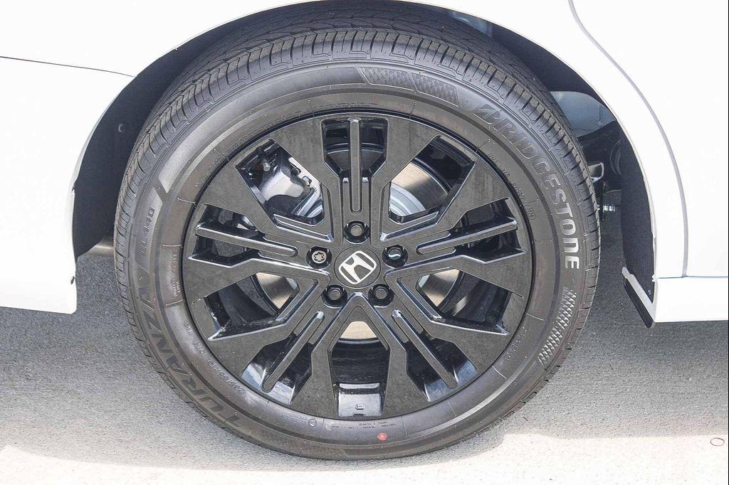 new 2026 Honda Odyssey car, priced at $45,930
