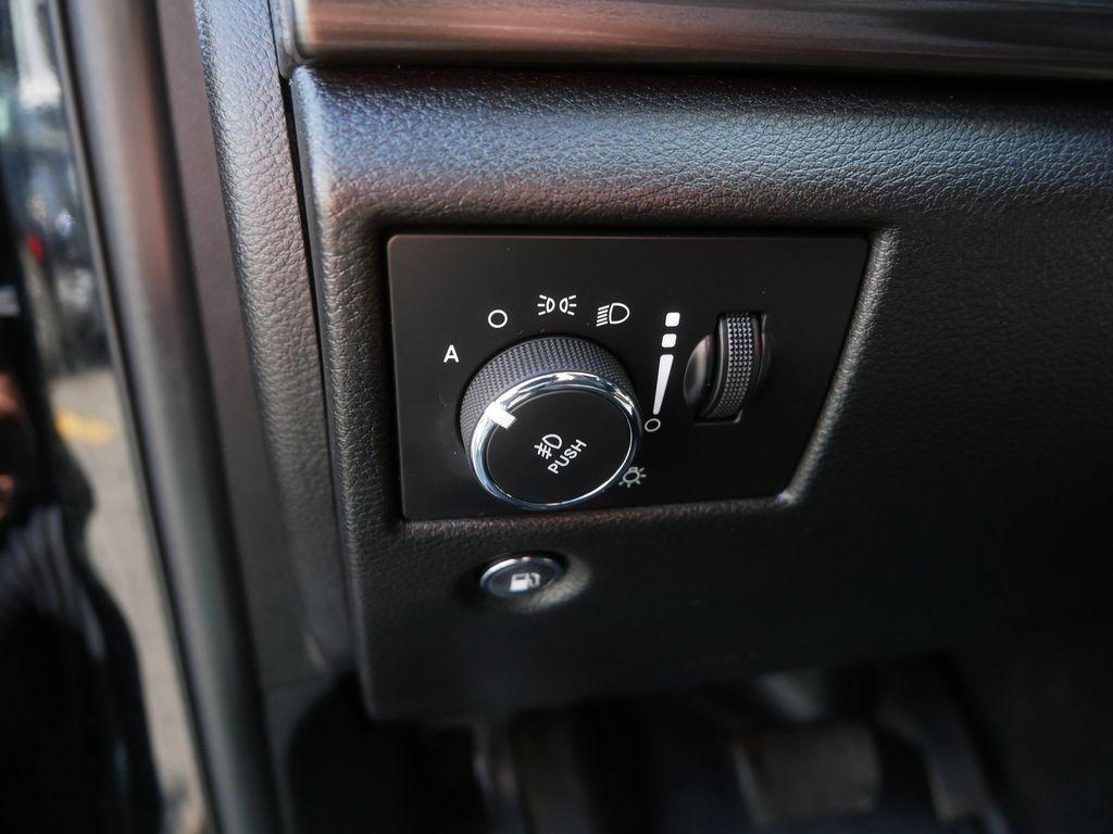 used 2021 Jeep Grand Cherokee car, priced at $23,000