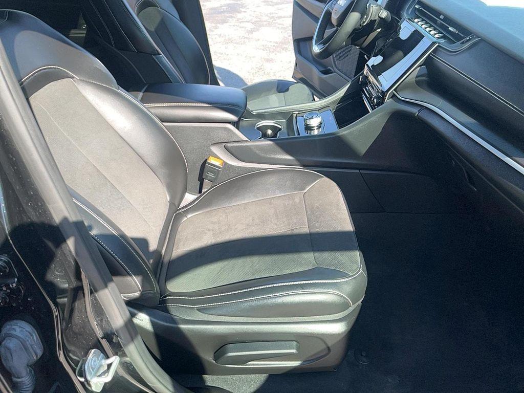 used 2025 Jeep Grand Cherokee L car